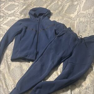 Nike Tech Men Navy Hoodie and Joggers. Gently used. Small wear and tear. Picture